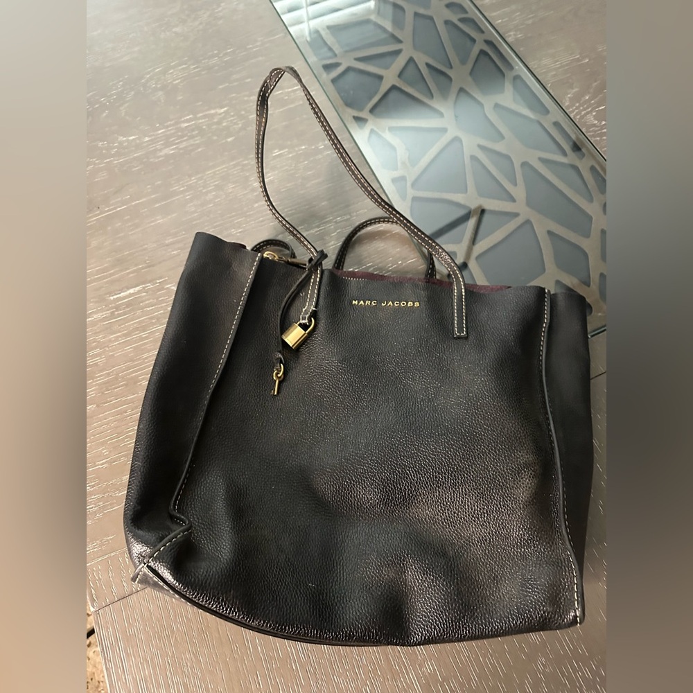 Marc Jacobs Tote

13 in by 11 in by 5 in